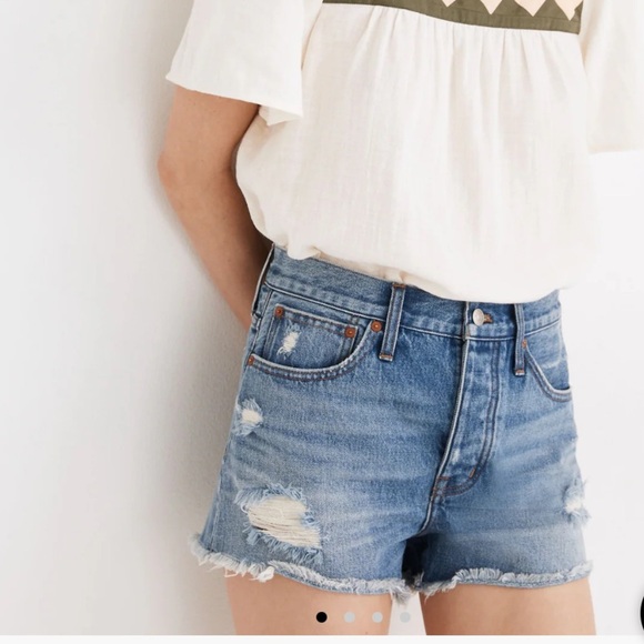 Madewell Relaxed Denim Shorts in Homecrest Wash: Ripped Edition 27 7 - Picture 2 of 6